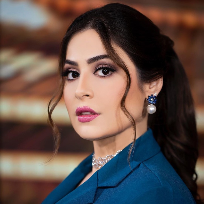 مكياج دخاني لتكبير رسمة العين من وحي مكياج رؤى الصبان - الصورة من حسابها على انستغرام