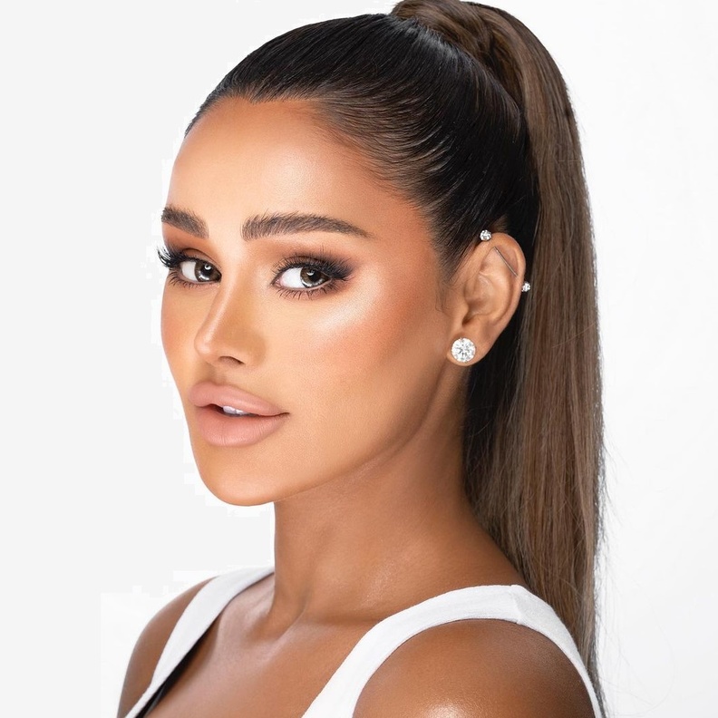 1 رئيسية مكياج برونزي من وحي عهود العنزي