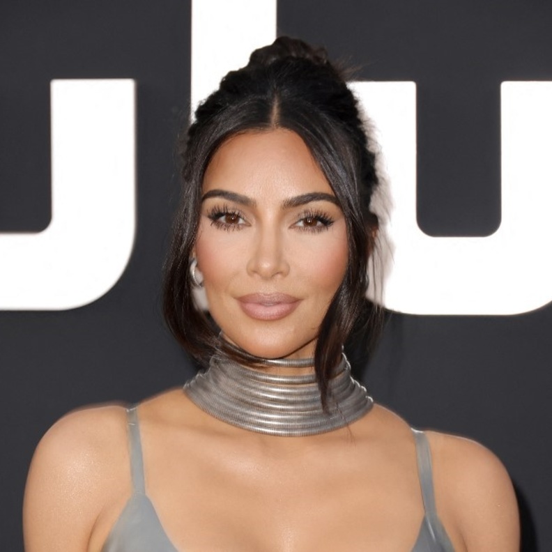 Kim Kardashian في في العرض الأول لـ the Kardashians