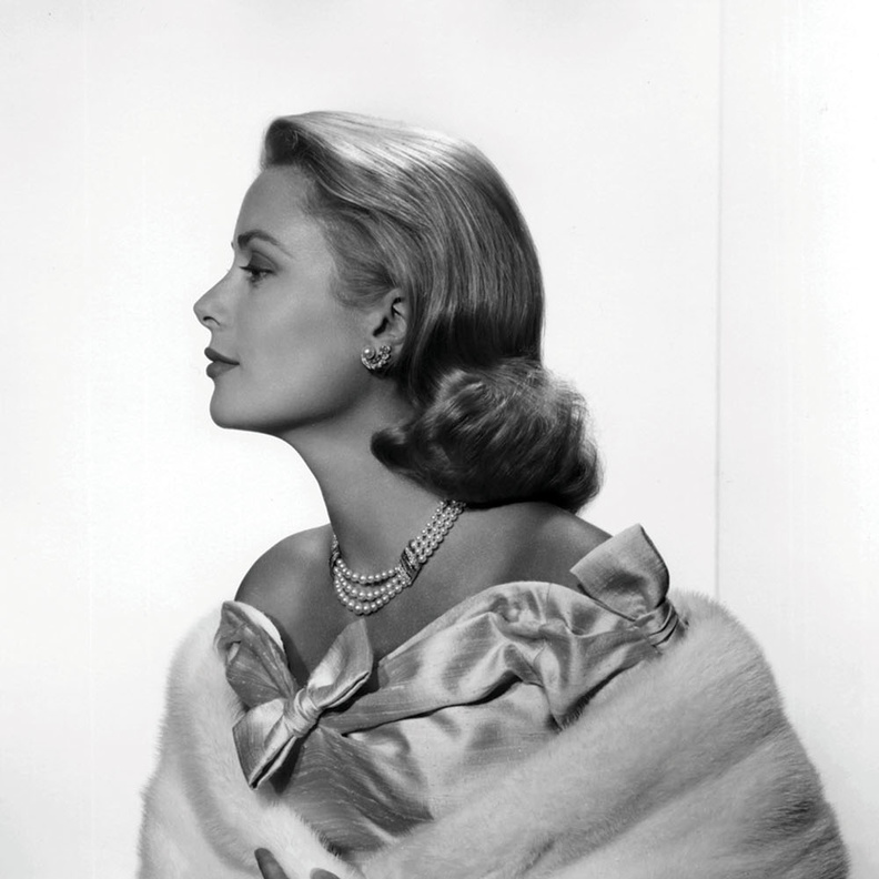 مجوهرات زفاف غريس كيلي من علامة كليف أند آربلز Van Cleef & Arpels