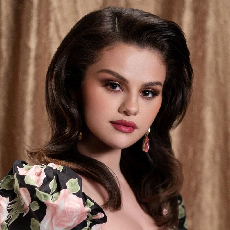 سيلينا غوميز بقصّة شعر جديدة تناسب موسم الربيع ..استوحي منها