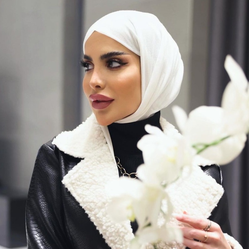 الفاشنيستا الكويتية زوري أشكناني