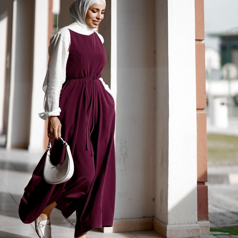 تألقي بستايل وإطلالات رمضانية أنيقة للمحجبات بأسلوب سمر شاكر