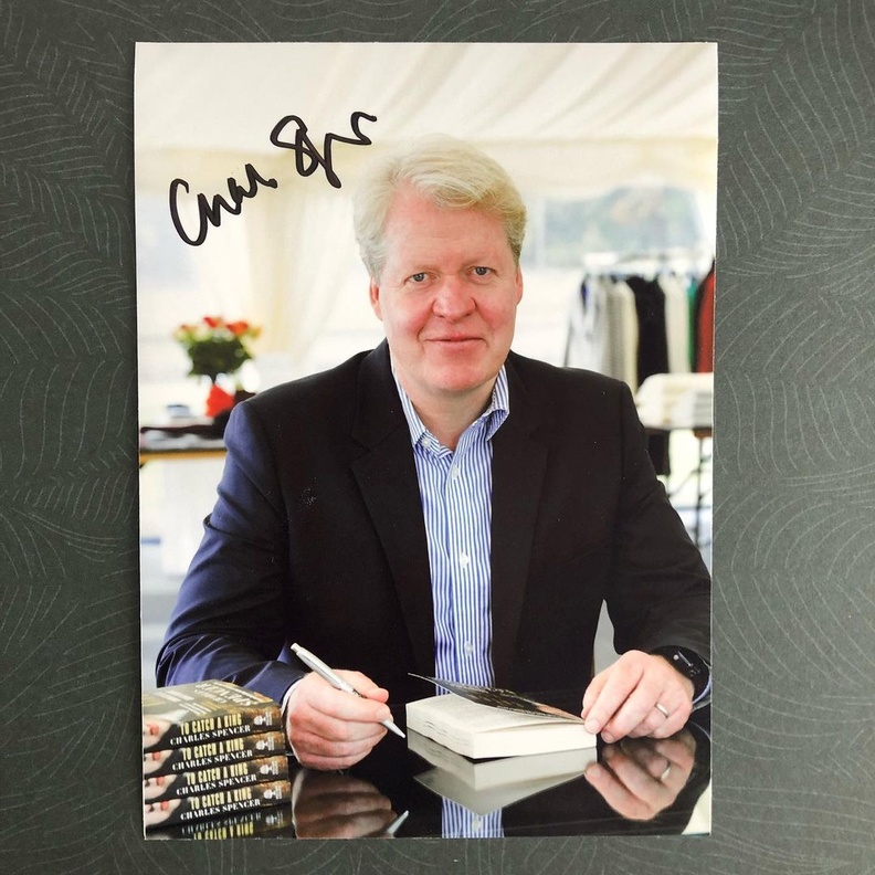 تشارلز سبنسر يعلن عن تحول كتابه لعمل فني جديد