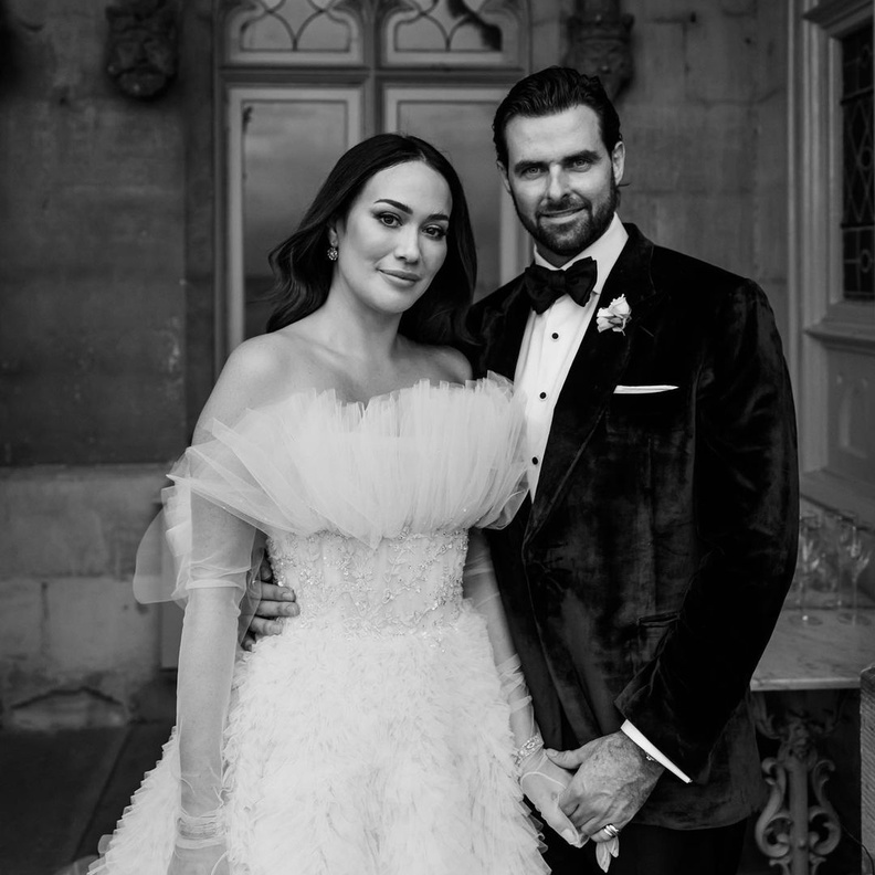 زفاف عروسين من أكثر عائلات أستراليا ثراء لو هاي والمطور العقاري جيك أونيل