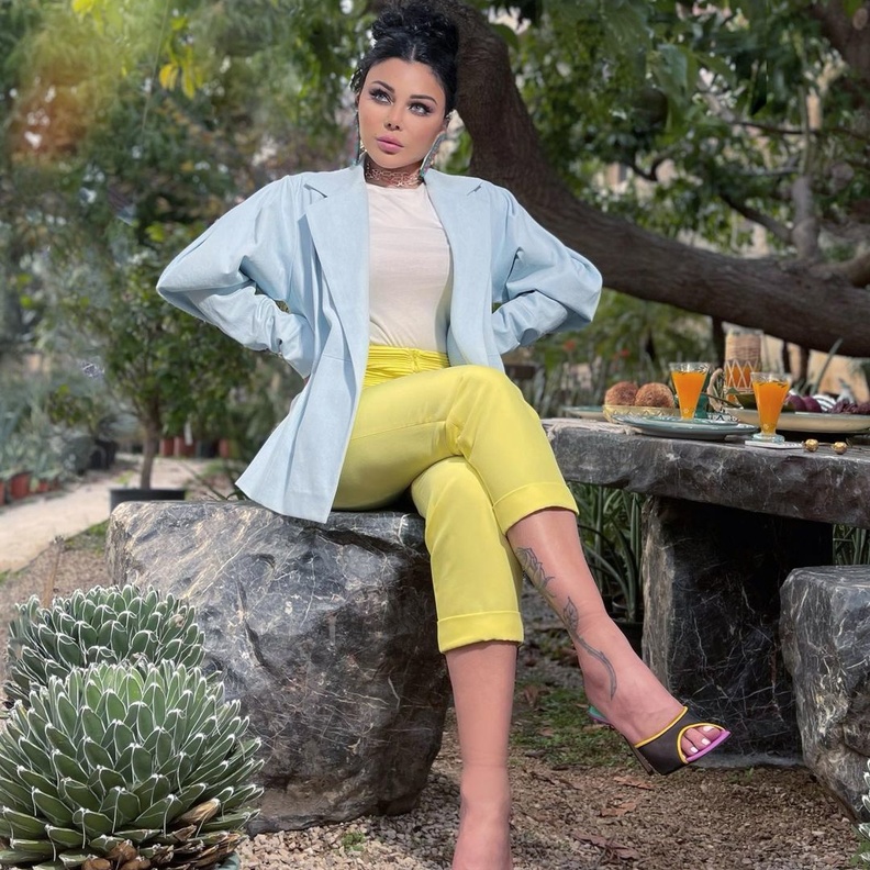 هيفاء وهبي في إطلالة ربيعية