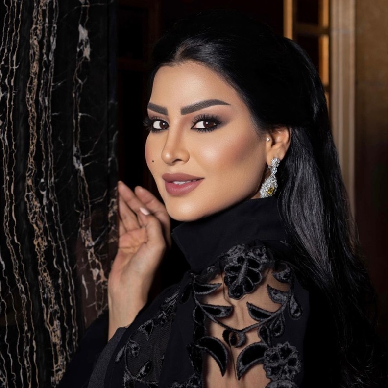 مكياج سموكي أسود من وحي احدث إطلالة لـ ريم عبدالله 