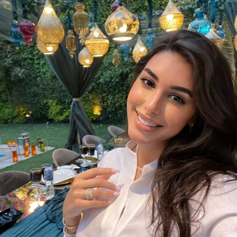  ياسمين صبري وأحمد أبو هشيمة يستعرضان رفاهية العزومة الرمضانية في منزلهما