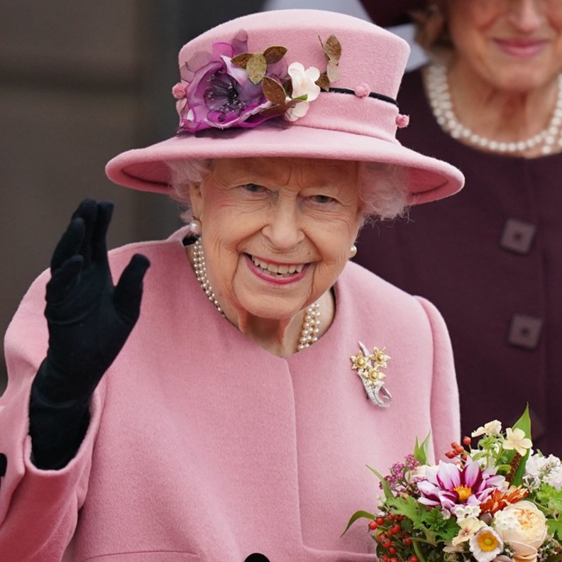 الملكة تفتتح حدائق قصر باكنغهام المذهلة استعدادا لبدء احتفالات اليوبيل البلاتيني