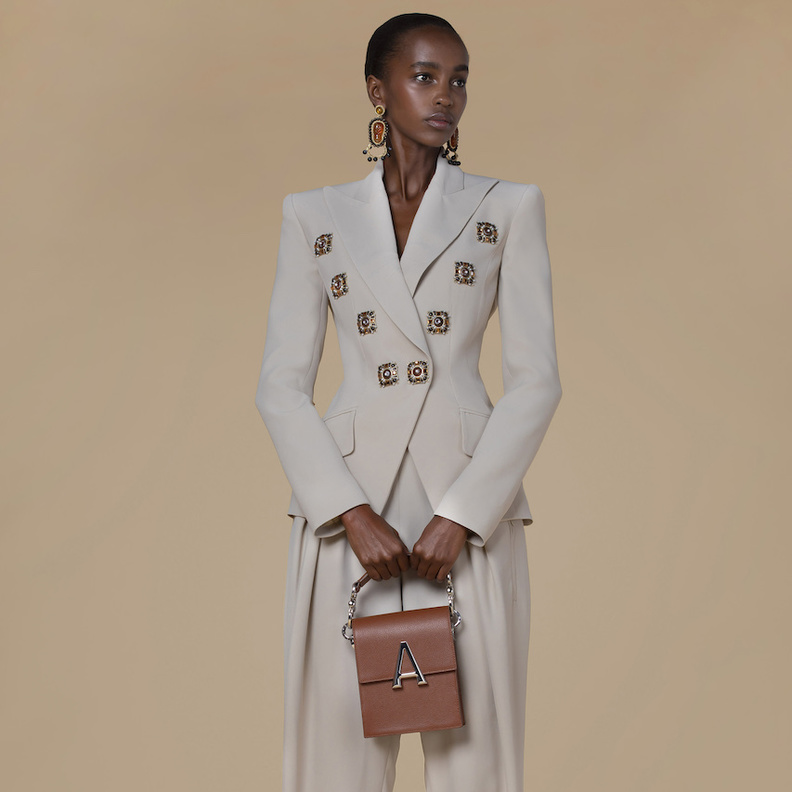 أفكار لاعتماد البدلة الرسمية بأساليب محتشمة في رمضان