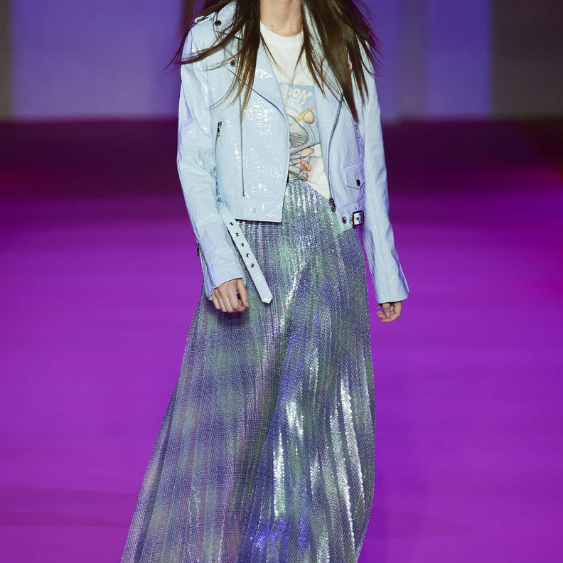 موديلات تنانير محتشمة بألوان مشرقة لعزومات رمضان 2022 