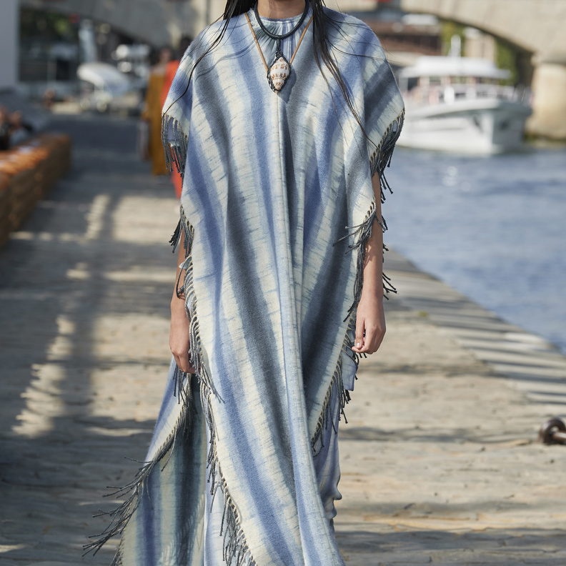  موديلات فساتين مقلمة وواسعة لاطلالة غير تقليدية في رمضان 2022