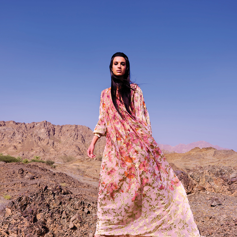 جلسة تصويرية خاصة بـــ "هي" تحت عنوان Light up the sky