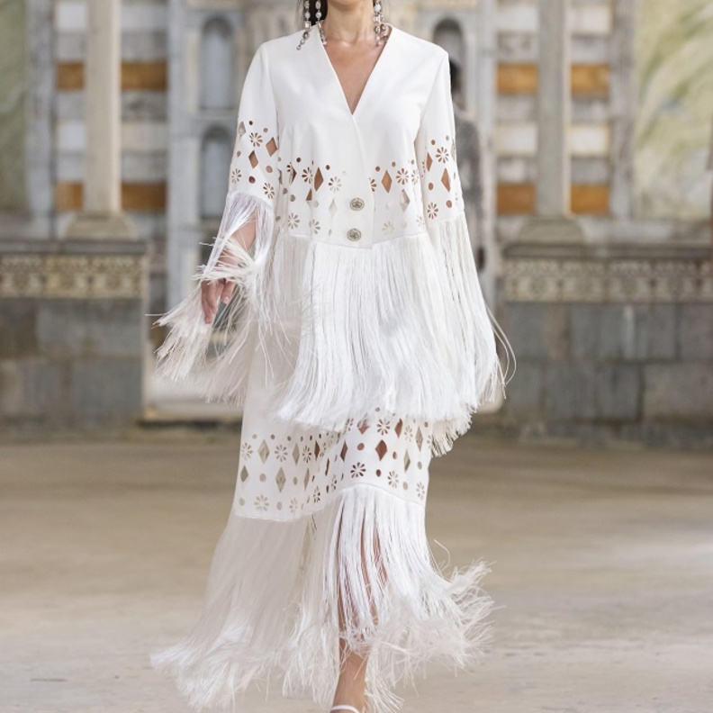 إطلالات مميّزة باللّون الأبيض بأسلوب George Hobeika الأنيق