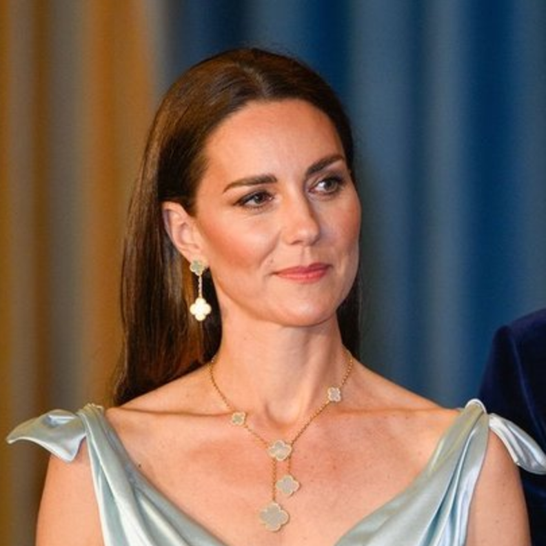 كيف أرسلت كيت وميغان رسائل خفية عبر مجوهراتهما؟