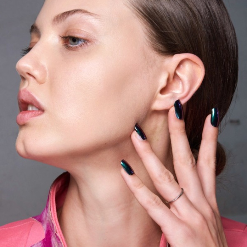 أحدث ألوان طلاء الأظافر لعيد الفطر 2022