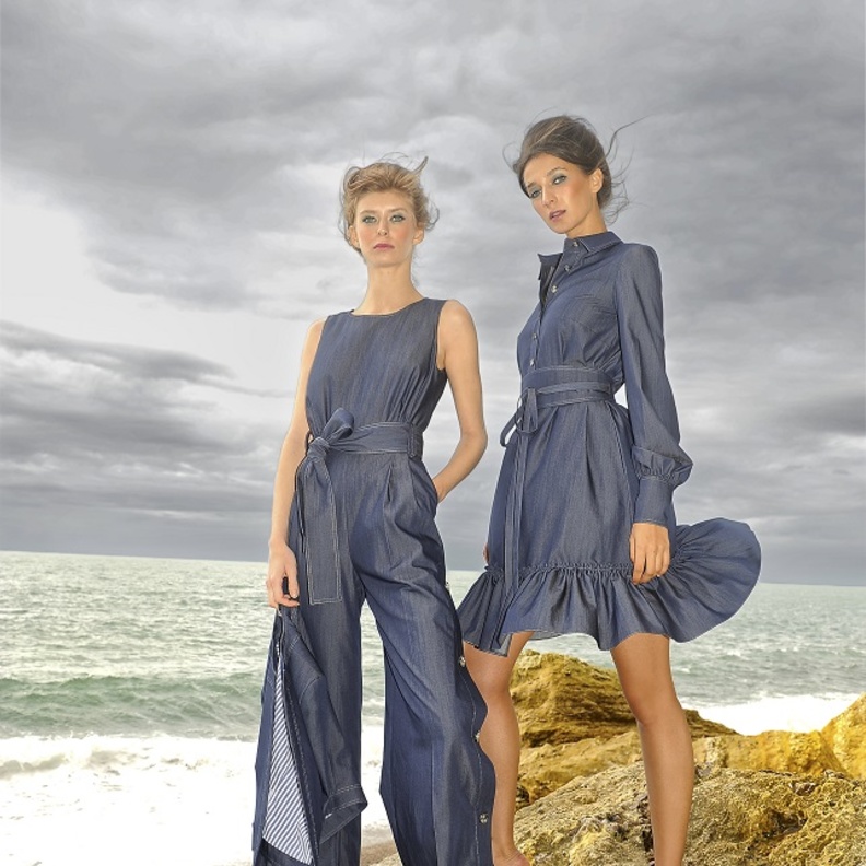 تنسيق إطلالات الدنيم كاملة بأسلوب La Metamorphose