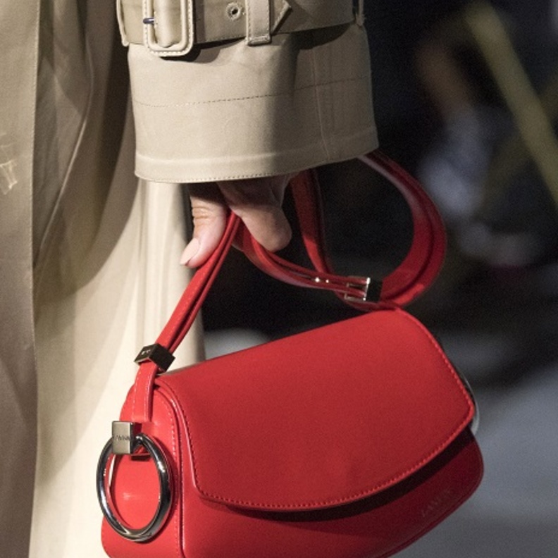 موديلات حقائب يد حمراء بتصميم لافت ومميّز من Lanvin