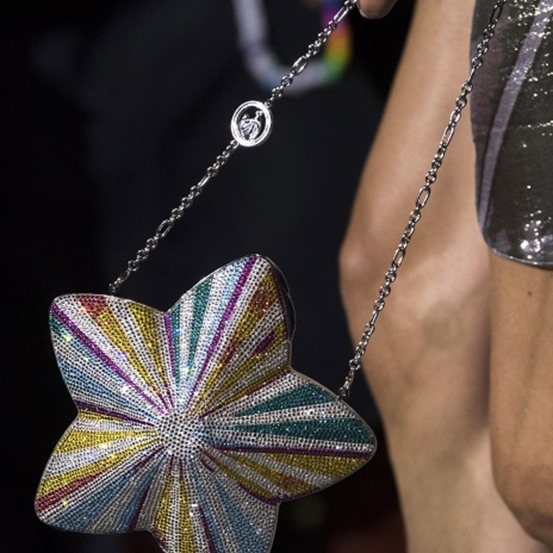 موديلات حقائب يد مرصعة بالكريستال بأسلوب Lanvin المميّز