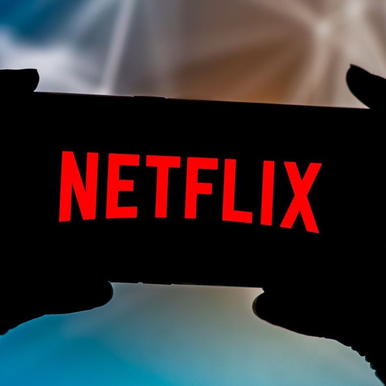 Netflix تخطط لتقديم عضويات اشتراك أرخص مدعومة بالإعلانات لتعويض تراجع المشتركين