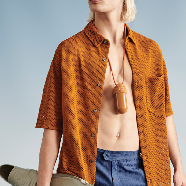 Dior تقدّم المجموعة الكبسولة الخاصة بملابس السباحة المراعية للبيئة بالتعاون مع منظّمة Parley for the Oceans