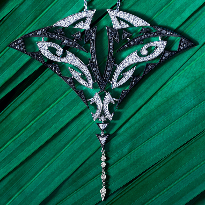 اكتشفي مجموعة مجوهرات أكيليس المستوحاة من الحيوانات البرية وطابع الروك أند رول