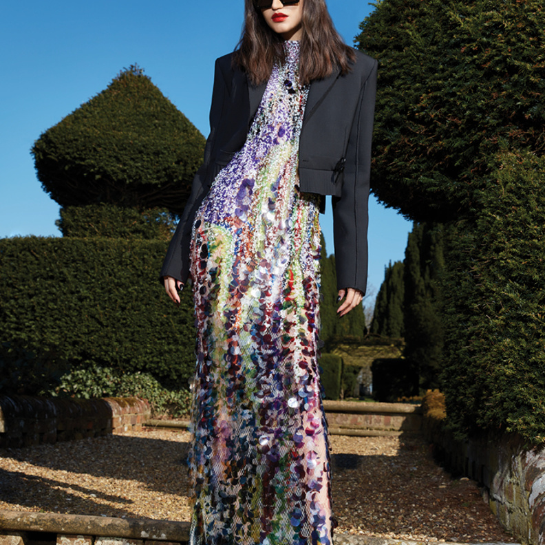 جلسة تصويرية خاصة بـ "هي" تحت عنوان The House in The Daffodil Field