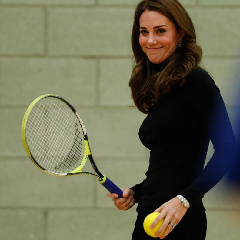 مبارة تنس بين كيت ميدلتون مع أطفالها الثلاثة تكشف عن هويتها 