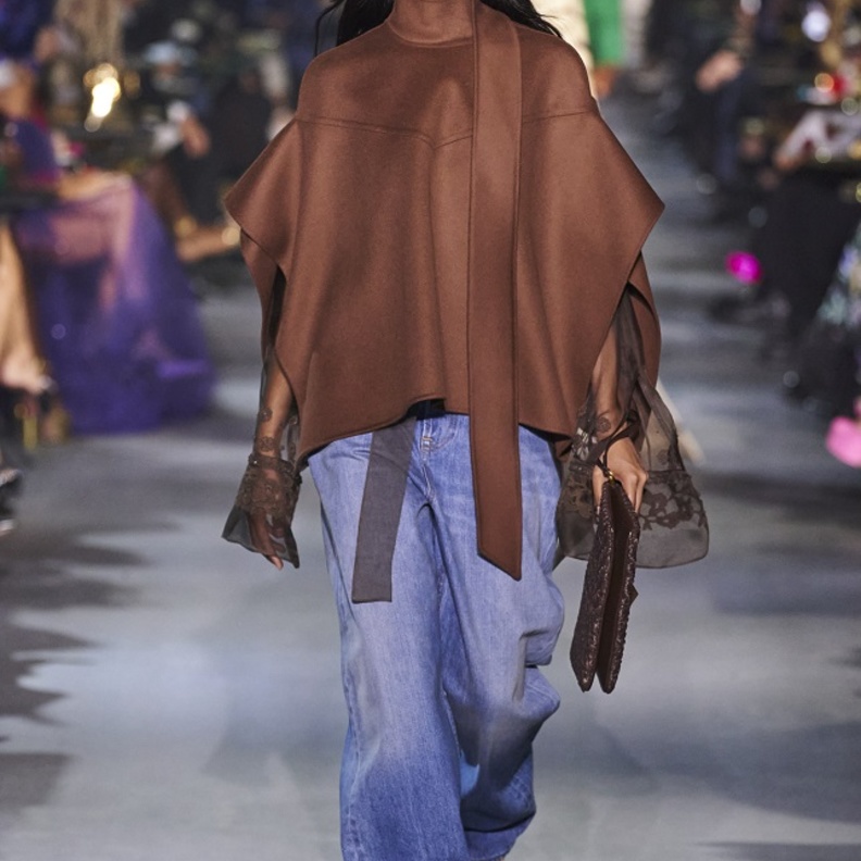 تنسيق السروال الواسع للصيف بأسلوب Valentino المميّز