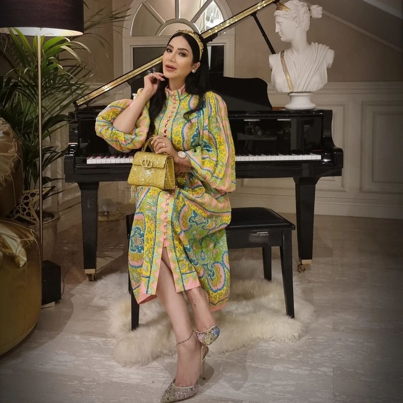 إطلالة لجين عمران