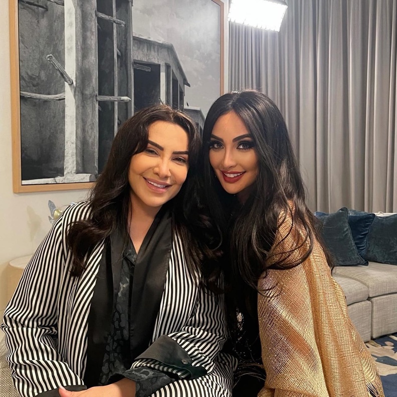 نور الغندور وهدى حسين