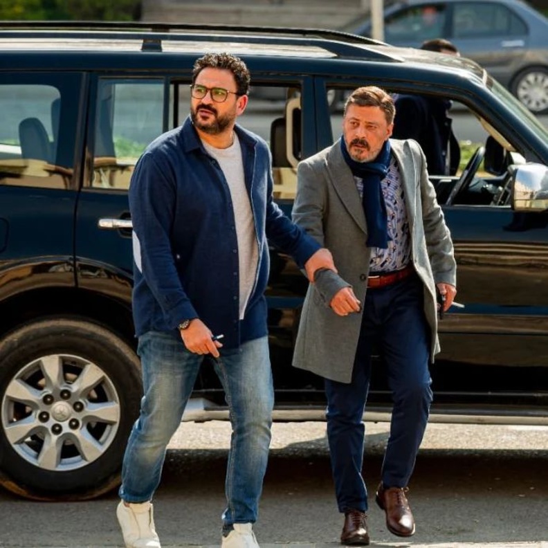 عمرو عبد الجليل وأكرم حسني