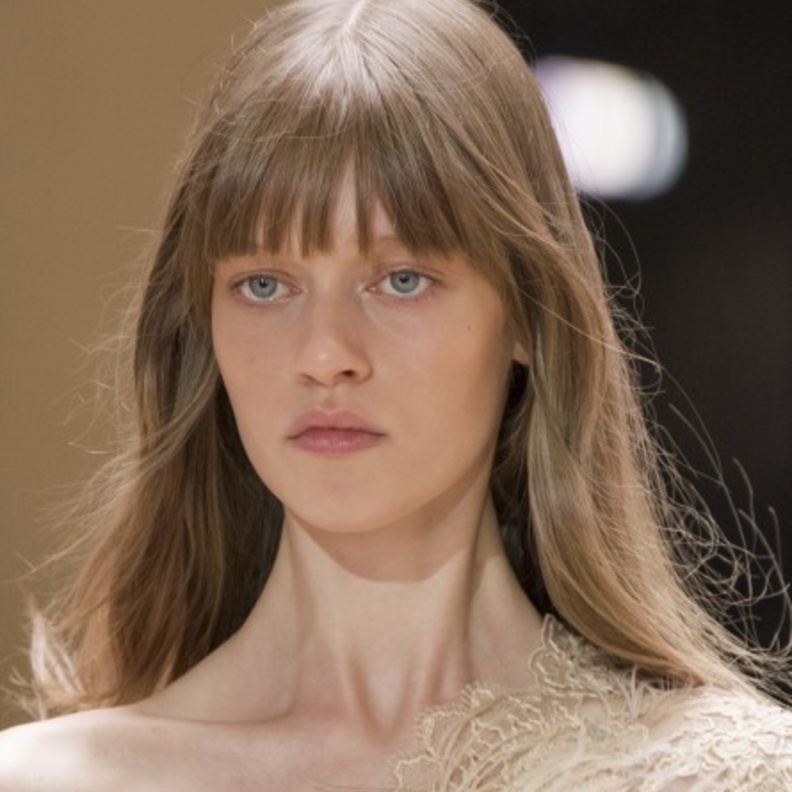 صبغات شعر رائجة بين الأشقر والعسلي اعتمديها في موسم ربيع 2022