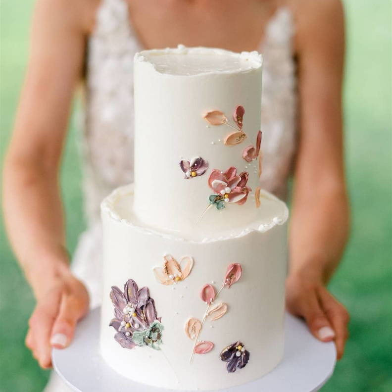 تصاميم كيكات مثالية لحفلات الزفاف الصغيرة