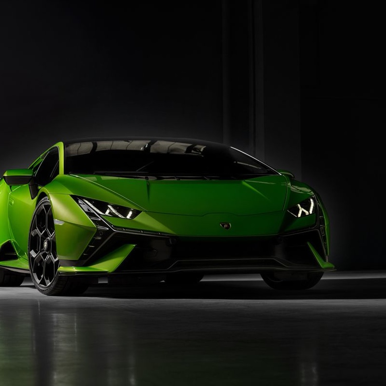 رسميا لامبورغيني تكشف عن الموديل الجديدTecnicaمن Huracán