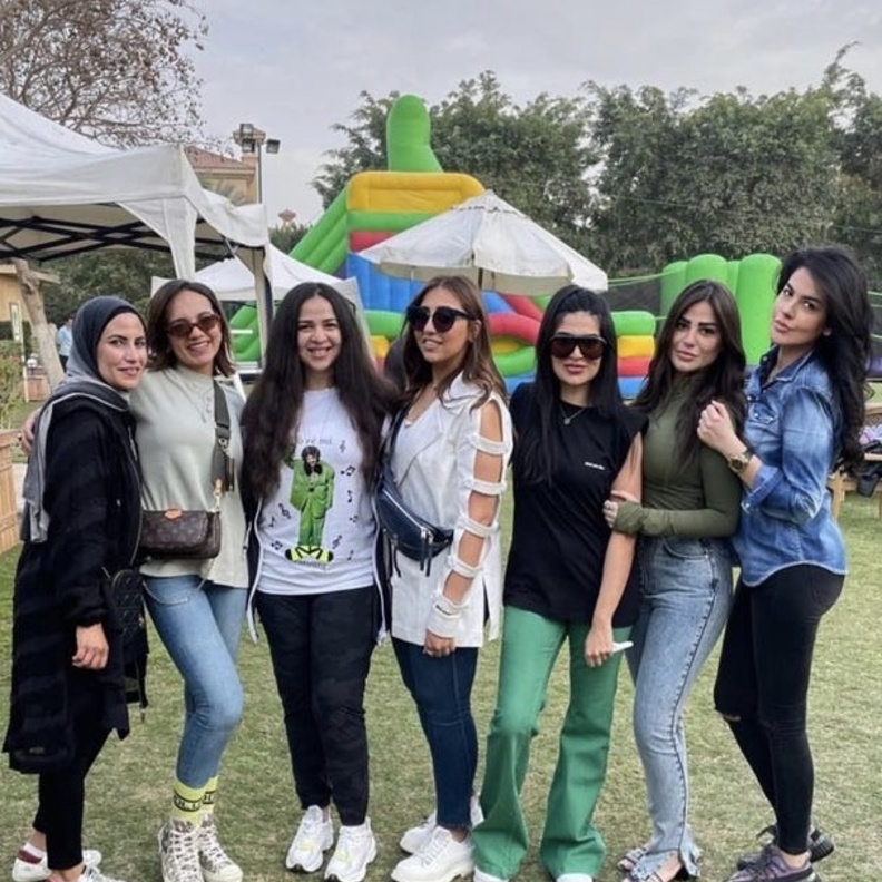 ايمي وصديقاتها