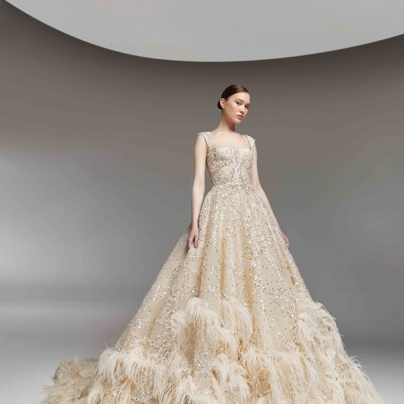 فساتين زفاف طوني ورد تشع في سماء أسبوع الموضة العرائسي 2023
