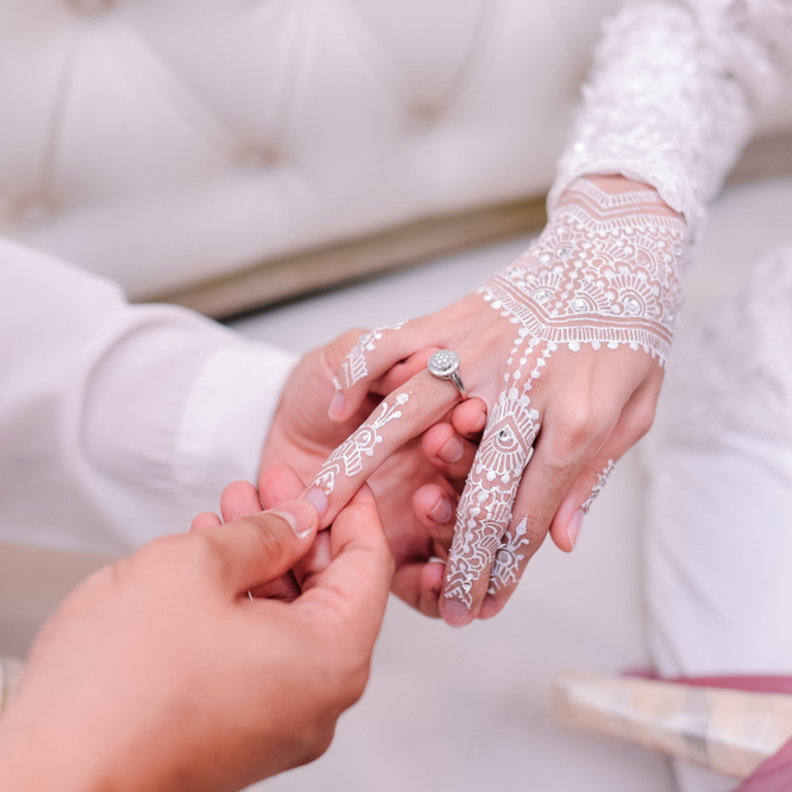 رسومات حناء باللون الأبيض لعروس عيد الفطر 2022