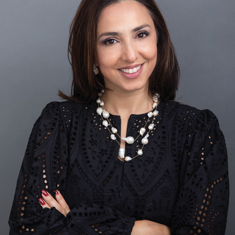 حوار مجلة "هي" مع هالة خياط المديرة الإقليمية لـ "آرت دبي"