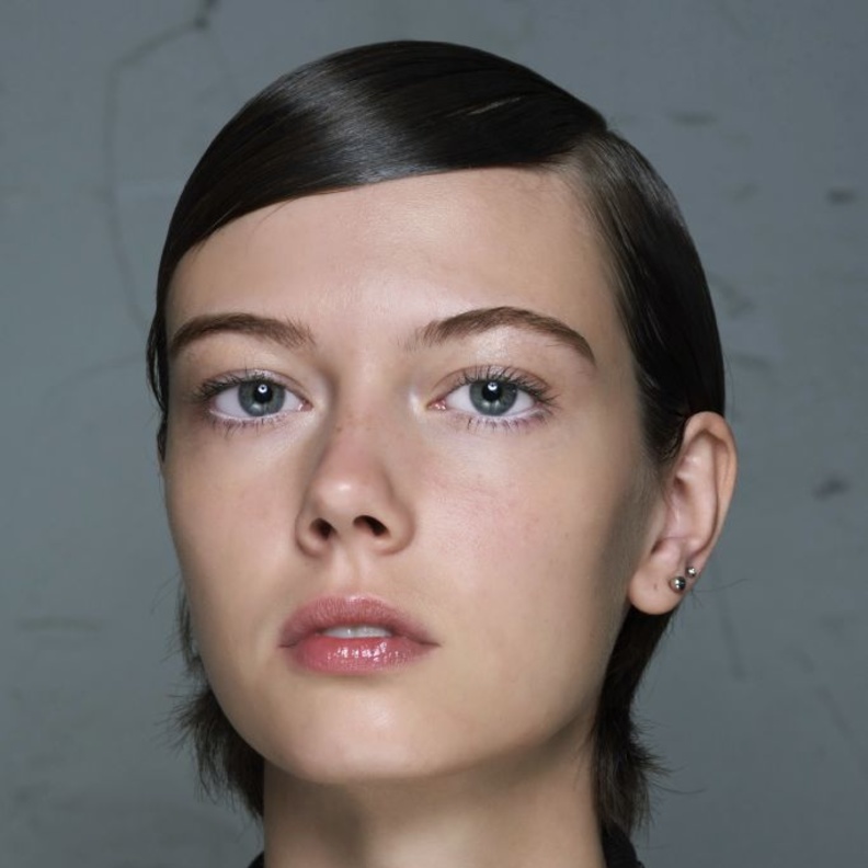 تسريحات شعر مبللة وقصيرة لإطلالة عصرية في عيد الفطر 2022