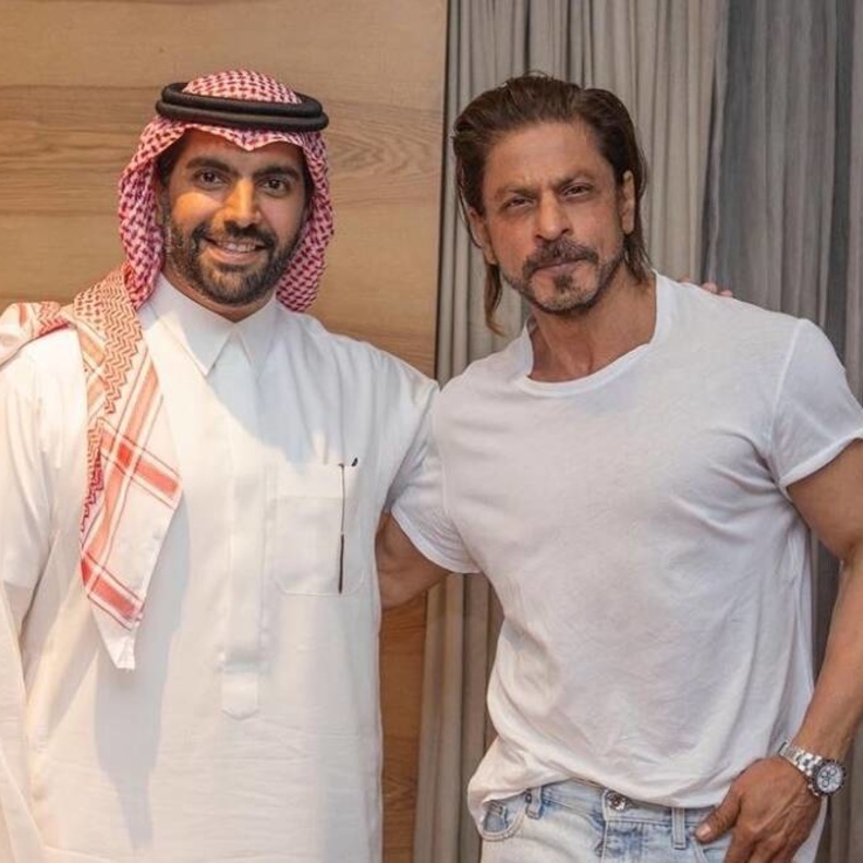  وزير الثقافة السعودي يلتقي بنجوم بوليوود شاروخان وسلمان خان وأكشاي كومار