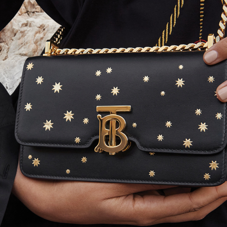 مجموعة كونستليشنز الكبسولية من BURBERRY