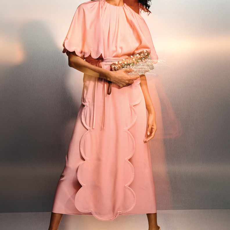 موقع The Outnet يقدّم للمرة الأولى مجموعة تصاميم للملابس النسائية والرجالية بمناسبة شهر رمضان 2022