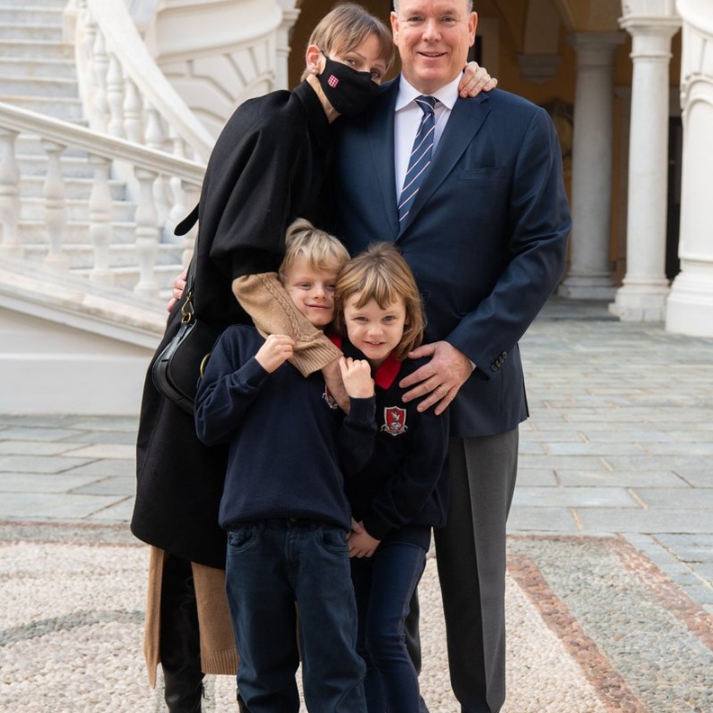 شائعات تتحدث عن مغادرة الأميرة تشارلين لموناكو مرة أخرى