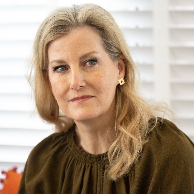 صوفي كونتيسة وسكس تكشف عن حقيقة طريفة عن نفسها