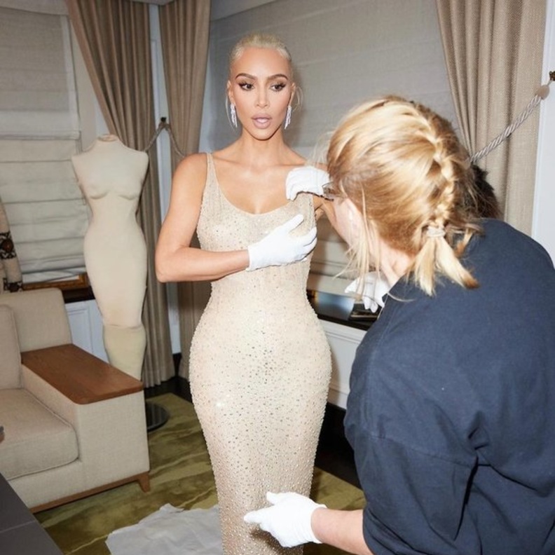 أعرب ماكي عن تخوّفه بشأن الضرر الذي يمكن أن يلحق بالفستان