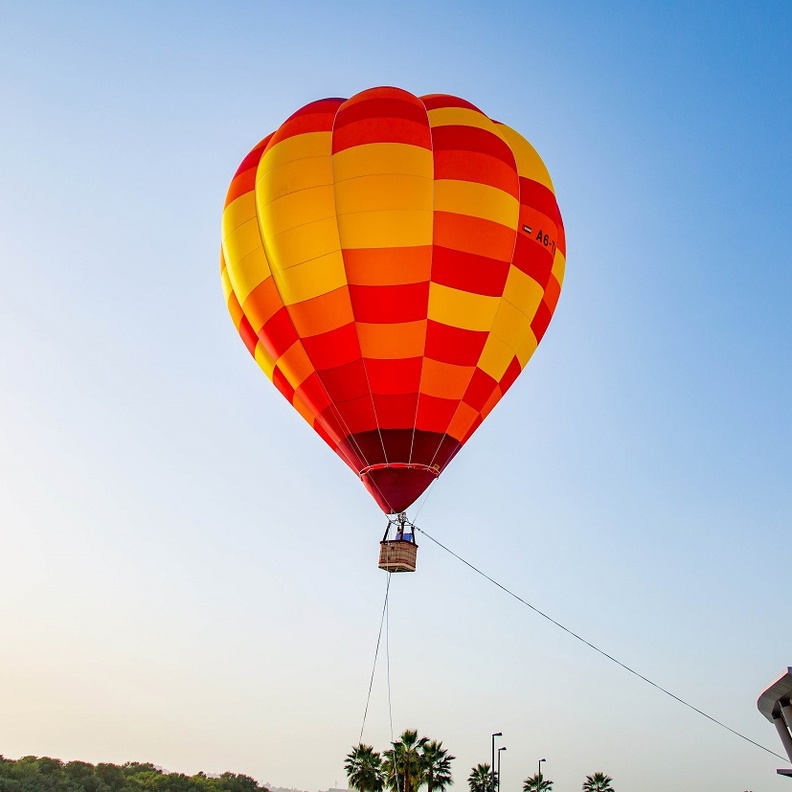 إطلالات بانورامية ساحرة على متن منطاد الهواء الساخن في رأس الخيمة