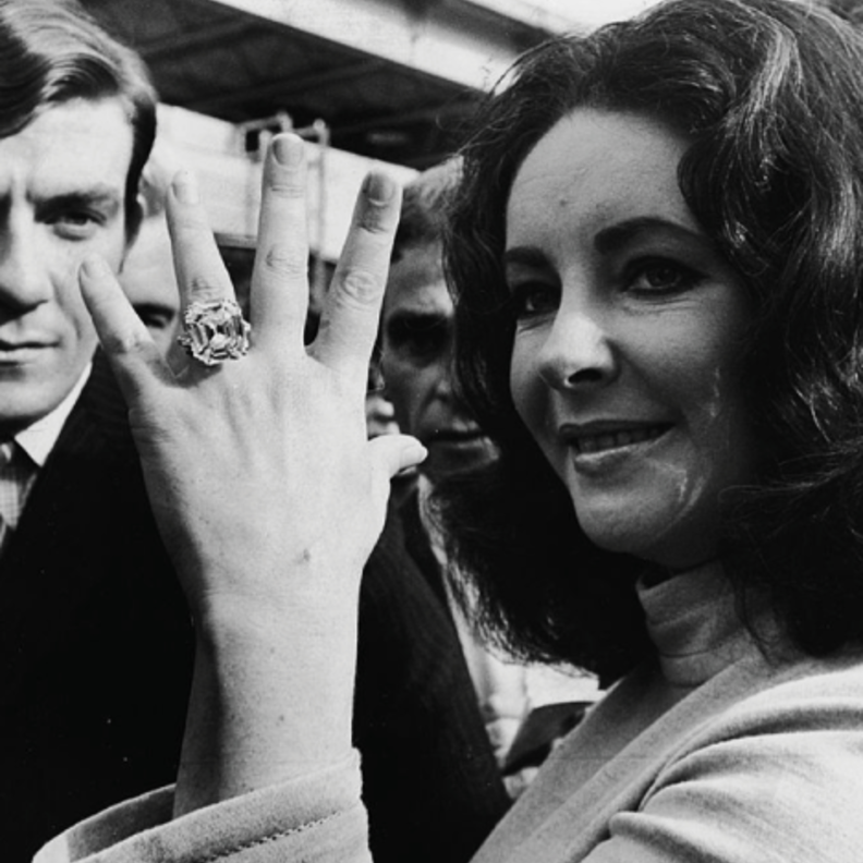 اشترى بورتون ماسة كروب في مزاد هاري وينستون في العام 1965