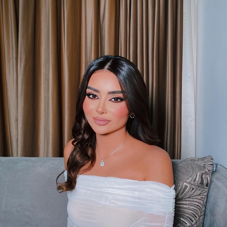 اطلالات أنيقة باللون الأبيض مستوحاة من هيفاء حسوني 