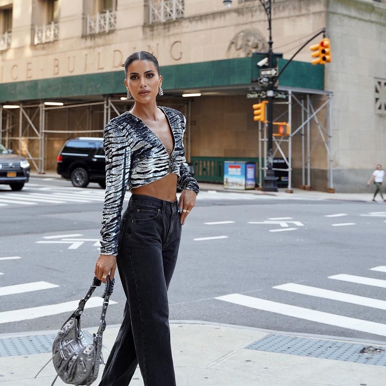 نصائح موضة للصبايا القصيرات للحصول على قوام ممشوق وجذاب من كاميلا كويلو 